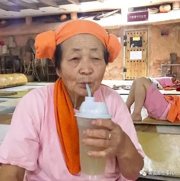 80岁的吃播网红 这老奶奶真的很会玩啊!