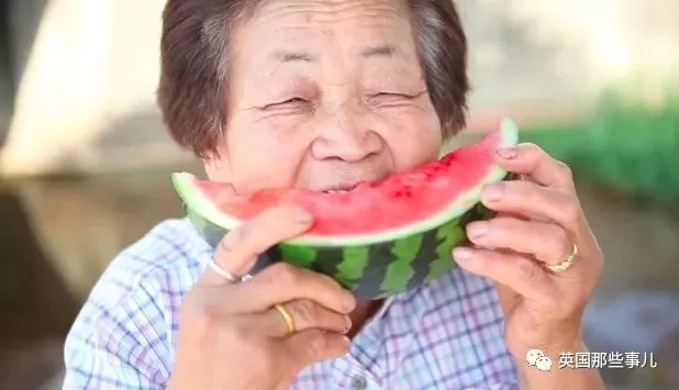 80岁的吃播网红 这老奶奶真的很会玩啊!