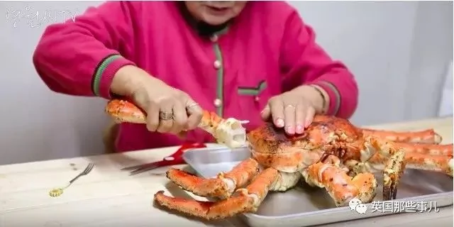80岁的吃播网红 这老奶奶真的很会玩啊!