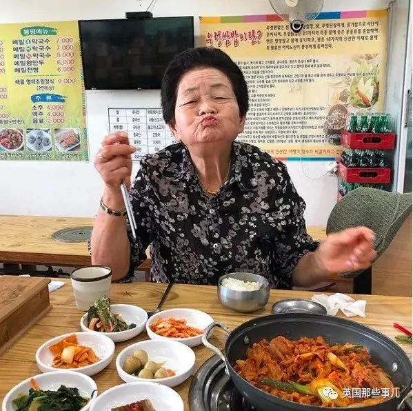 80岁的吃播网红 这老奶奶真的很会玩啊!