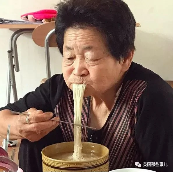 80岁的吃播网红 这老奶奶真的很会玩啊!