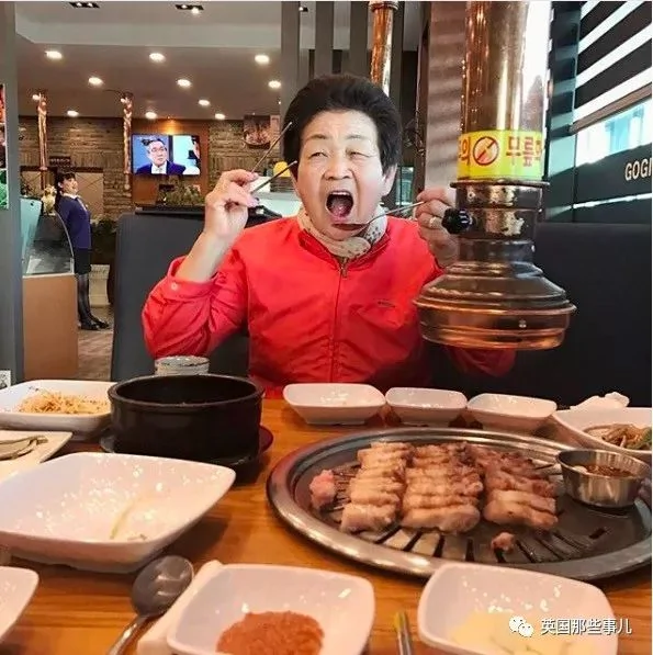 80岁的吃播网红 这老奶奶真的很会玩啊!