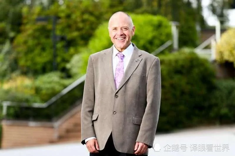 英国超重男子两年走了一万公里 狂减260斤