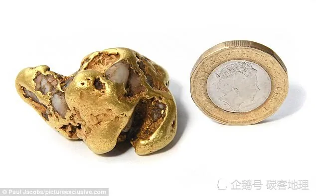 男子发现英国500年来最大金块:拒绝透露地点专家很着急