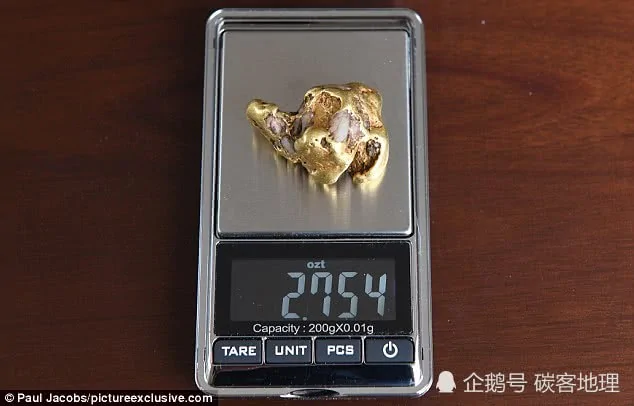 男子发现英国500年来最大金块:拒绝透露地点专家很着急