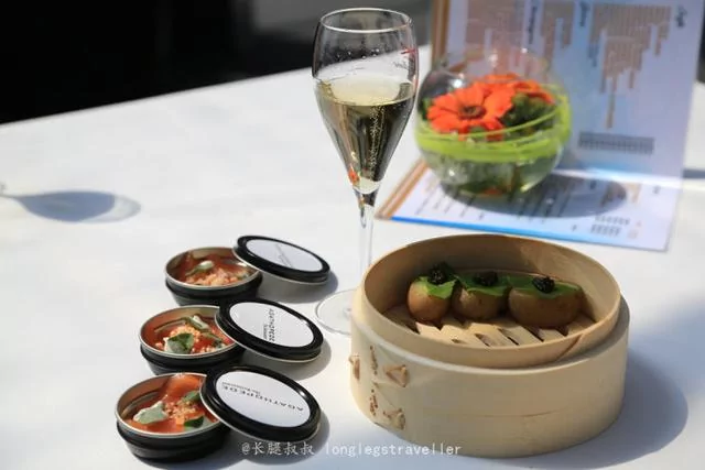 世界上最奇特的餐厅 饭前还需系安全带!