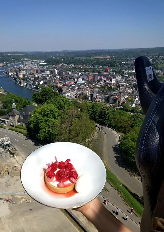 世界上最奇特的餐厅 饭前还需系安全带!