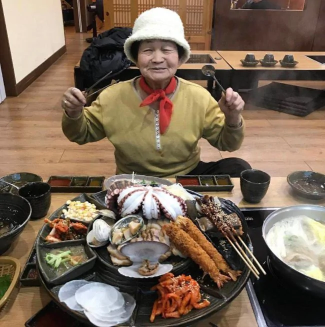 她在网上直播火了 拍下日常引来千万人围观:这就是我想要的生活!