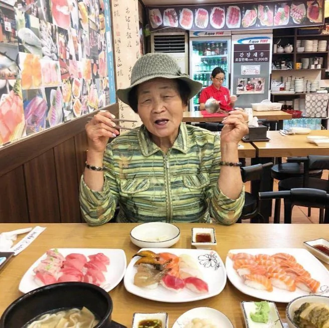 她在网上直播火了 拍下日常引来千万人围观:这就是我想要的生活!