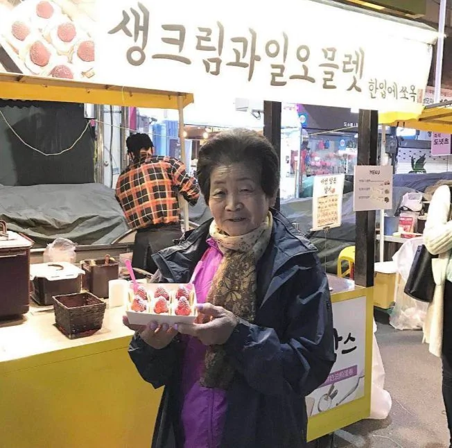 她在网上直播火了 拍下日常引来千万人围观:这就是我想要的生活!