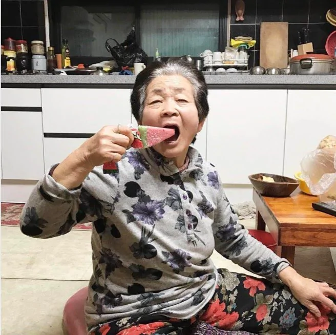 她在网上直播火了 拍下日常引来千万人围观:这就是我想要的生活!