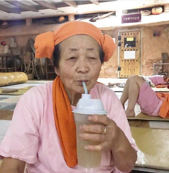 她在网上直播火了 拍下日常引来千万人围观:这就是我想要的生活!