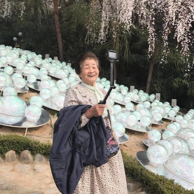 她在网上直播火了 拍下日常引来千万人围观:这就是我想要的生活!