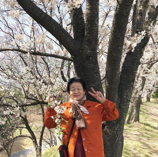 她在网上直播火了 拍下日常引来千万人围观:这就是我想要的生活!