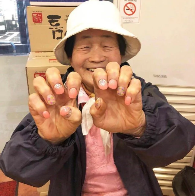 她在网上直播火了 拍下日常引来千万人围观:这就是我想要的生活!