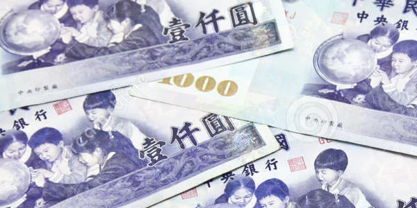 150辆大巴士免费让人坐 却盈利1亿多的商业模式!