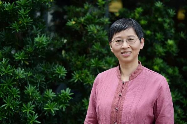 中医侠女温嫔容著《明慧诊间》传医理