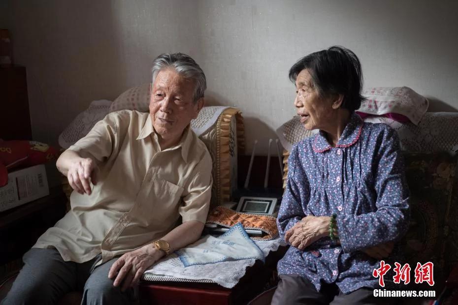 九旬夫妻抗战结婚无手续 渴望一张结婚证!