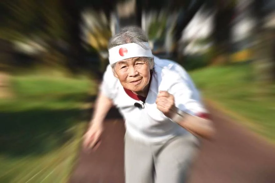 日本90岁老奶奶搞笑自拍俘获年轻人