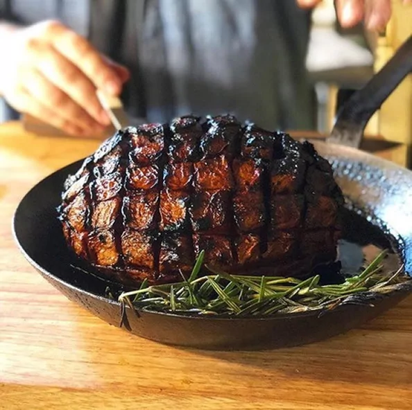看着像牛肋排 满满肉汁流出来?竟是“烤西瓜”