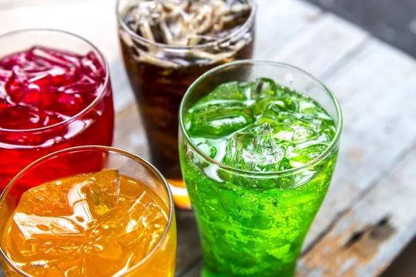 易疲劳、没耐性 可能是含糖饮料喝太多