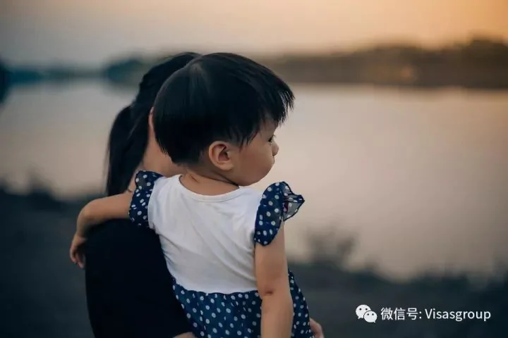 老外眼中中国人的一生:钱多 没一天是为自己过的!