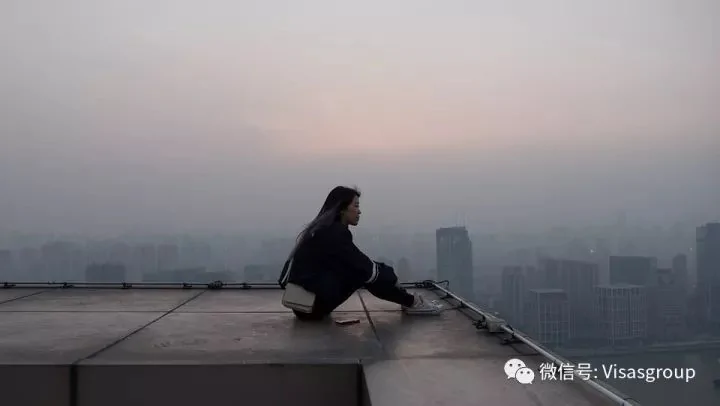 老外眼中中国人的一生:钱多 没一天是为自己过的!