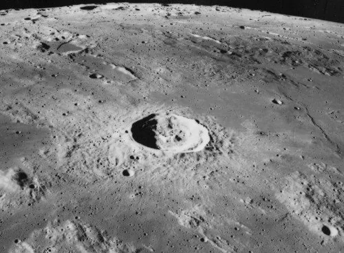 月球环形山之谜智慧生命改造的卫星 阿波罗新闻网