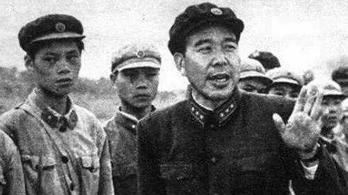 鸣金玩妓 黄永胜走到哪里女人搞到哪里