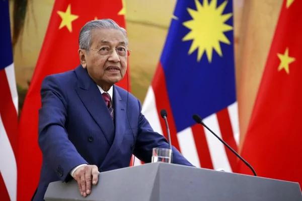 馬來西亞首相馬哈地本月17日至21日訪問中國,並否認會給中國遊客免簽待遇。(美聯社) 馬來西亞首相馬哈地本月17日至21日訪問中國,並否認會給中國遊客免簽待遇。(美聯社)