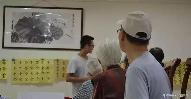 房租300 年轻人抢着住进养老院 到底发生了什么?