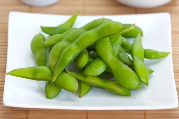 千万别生吃!这4种蔬菜一定要煮熟