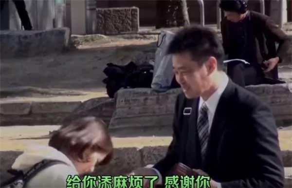 美女丑女谁更容易借到钱?这实验太残忍
