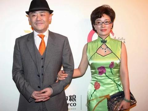 周立波夫妇成了娱乐圈的“反腐英雄”(图源:VCG)