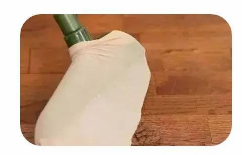 家里到处都是头发?教你几个方法 分分钟就清理干净
