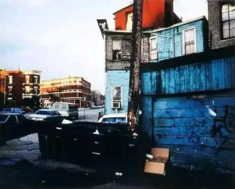 美国给他地,英国为他拍电影 这个老头用垃圾惊艳了世界!