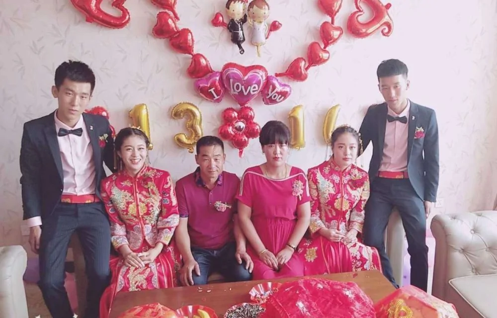 双胞胎兄弟娶双胞胎姐妹 新娘:最怕认错老公
