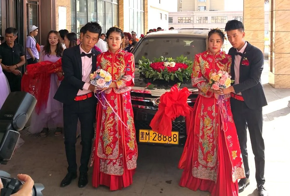 双胞胎兄弟娶双胞胎姐妹 新娘:最怕认错老公