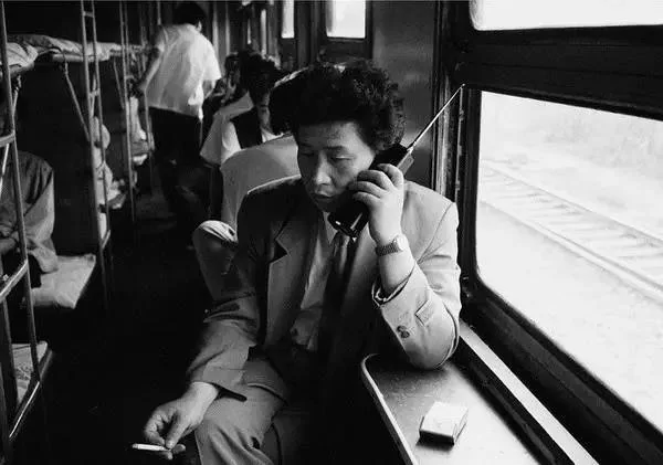 一位铁道工人用37年拍出的《火车上的中国人》!