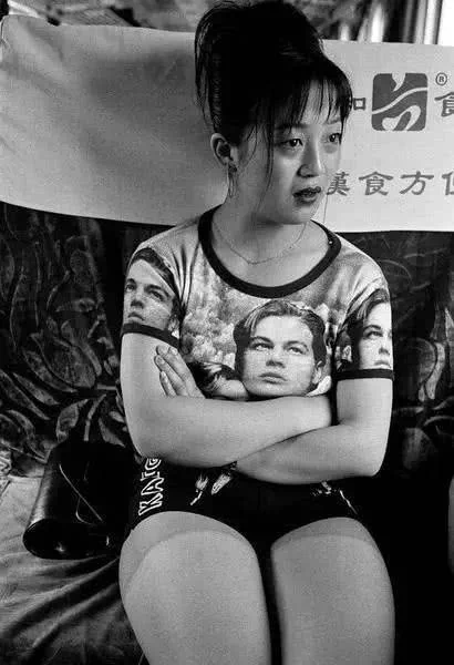 一位铁道工人用37年拍出的《火车上的中国人》!