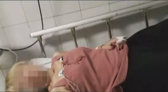 服务员上茶 女子喝一口就被下病危通知书