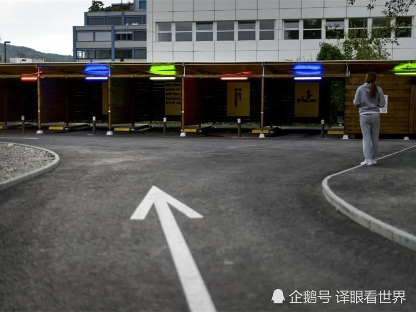 这是一家不可描述的停车场 18岁以上可用还得有汽车!