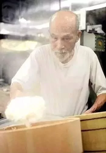 日本87岁老人竟用50年 只做一碗白米饭!