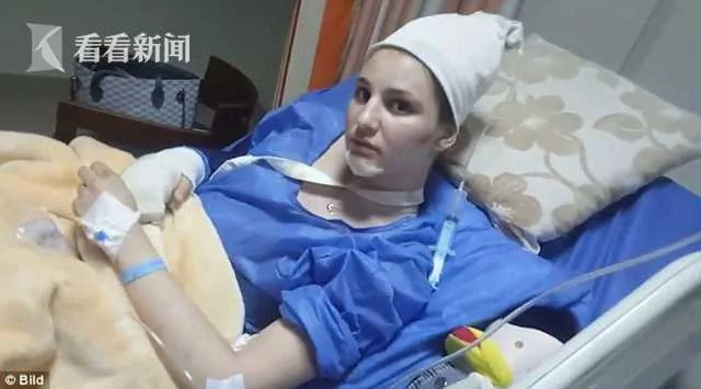 导游无视风浪让女子和海豚游泳 被卷螺旋桨险死!
