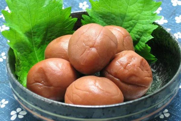 不仅富含亚麻酸被称「植物深海鱼油」 而且铁质含量傲视蔬菜群!