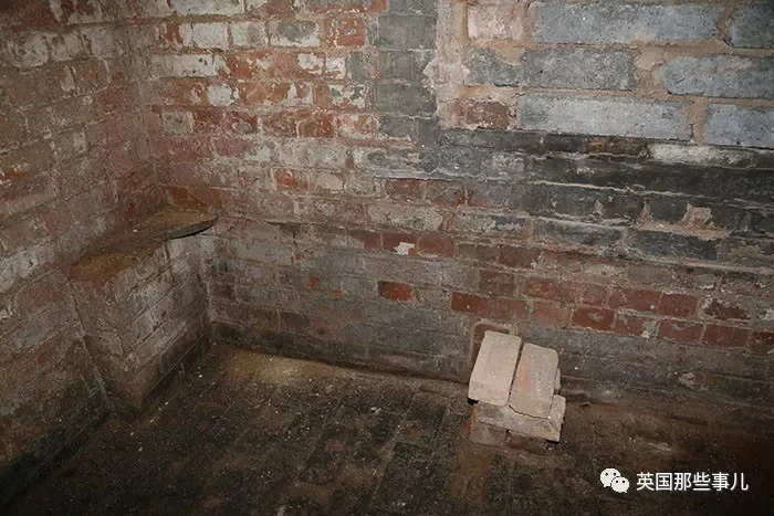 莫名发现地道 房顶挖出现金…老房子惊喜就是多!