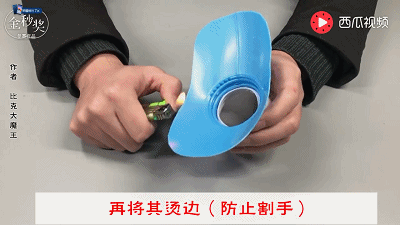 谁还买熨斗啊 洗衣液瓶剪两刀 衣服1秒变平整 太聪明了