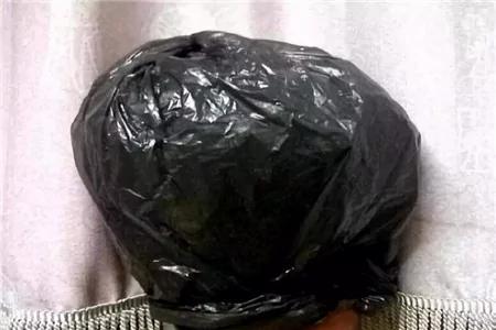 给花套个塑料袋 2天就能蹿一截 越长越壮实!