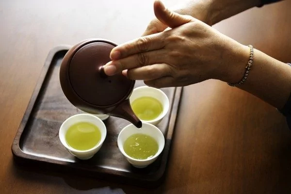 人生路漫漫 有三种茶不能喝 三种财不发 三种债不欠