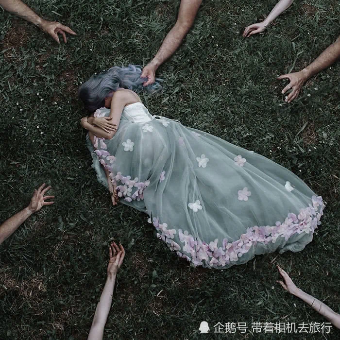 女孩的“深度”自拍 每一张照片都演绎一句哲理